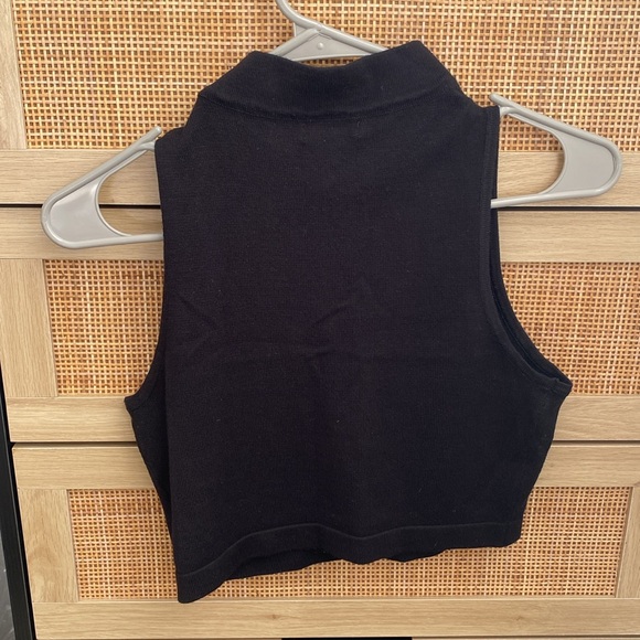 Dissh Mock Neck Cropped Tank - Picture 2 of 2